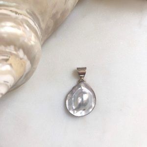 Mother of pearl pendant